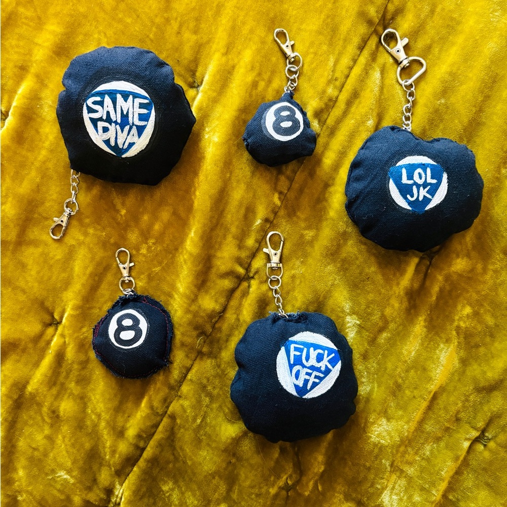 Handmade 8 ball keychains - Picture 2 of 4